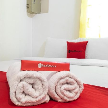 Reddoorz Near Sun Plaza Medan 2 Hotel Exterior photo