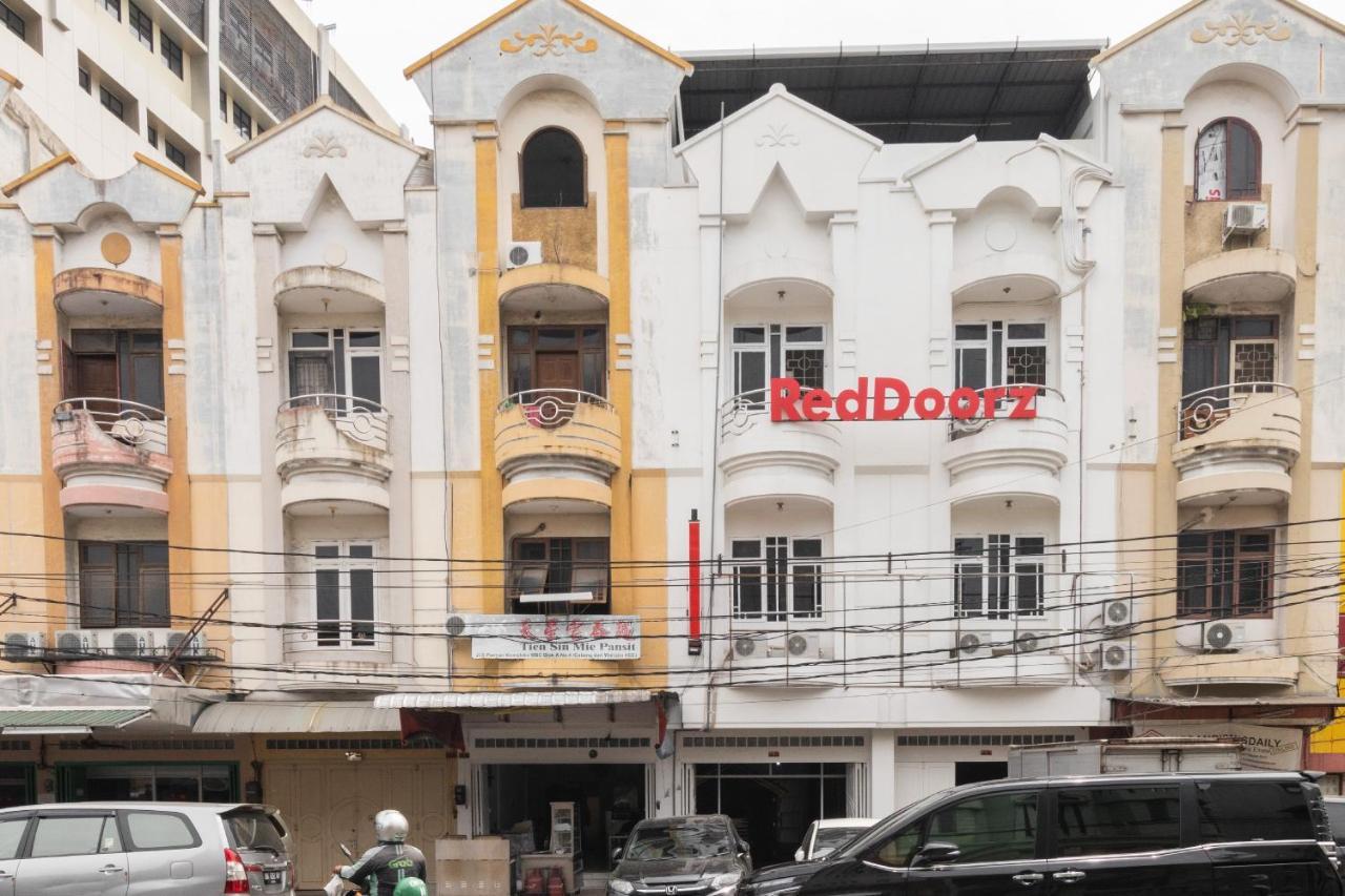 Reddoorz Near Sun Plaza Medan 2 Hotel Exterior photo