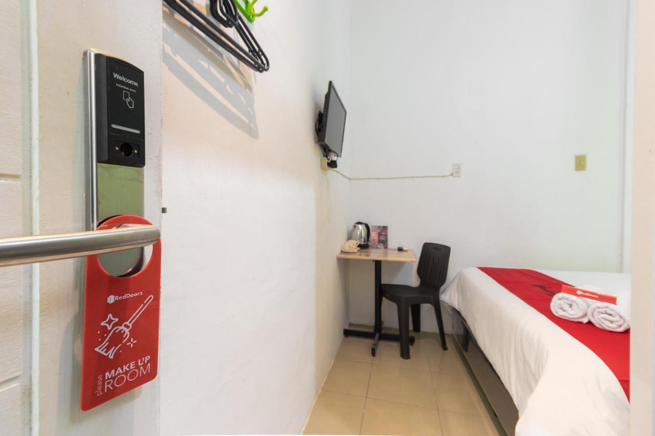 Reddoorz Near Sun Plaza Medan 2 Hotel Exterior photo
